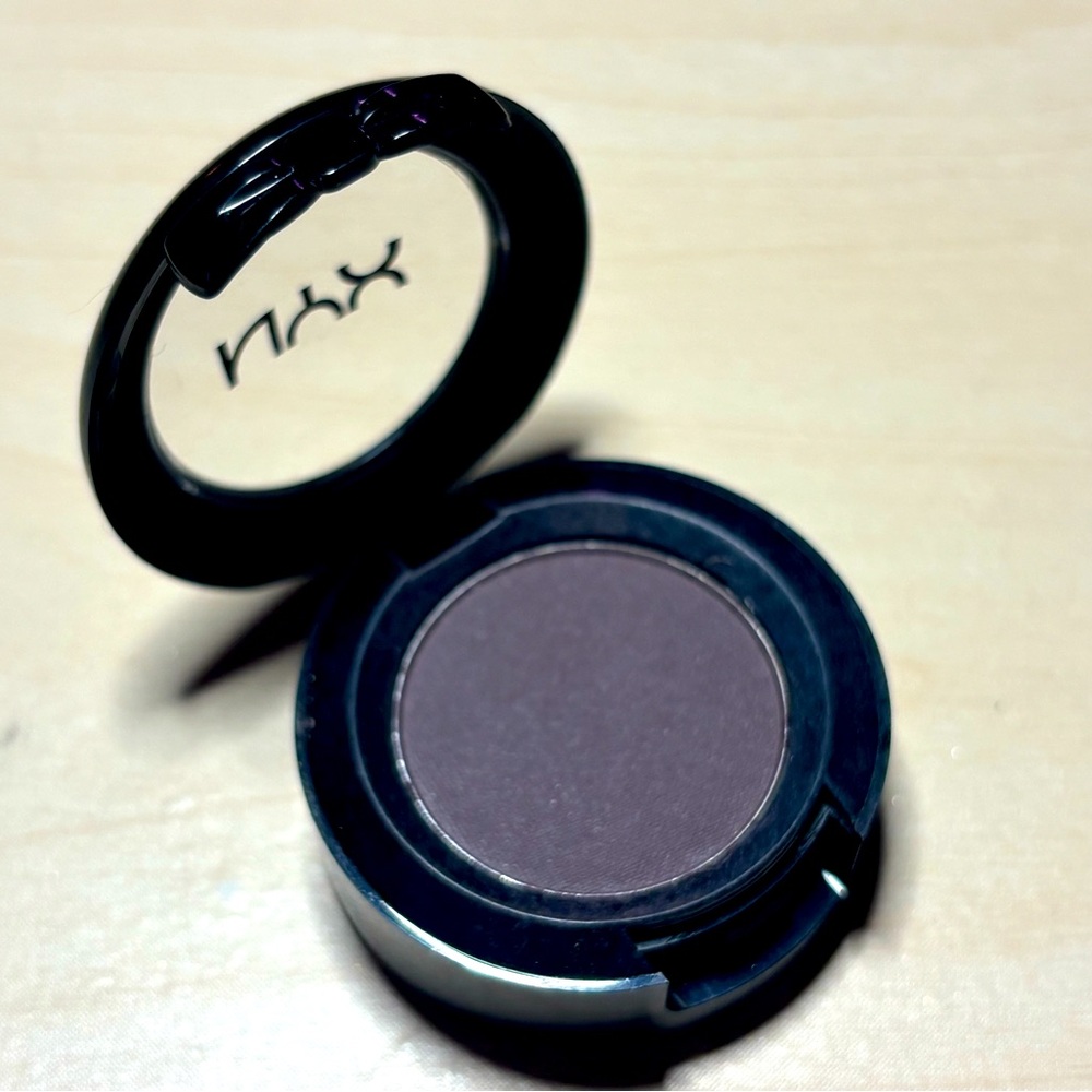 NYX Own the Night single eyeshadow